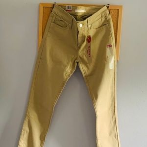 LEVI'S MID RISE SKINNY BRAND NEW!